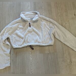 Super soft white sweater with adjustable waist!